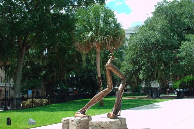 Awesome Scavenger Hunt: Lake Eola's Art Scene & Scenery - Photo challenges, riddles, and team roles