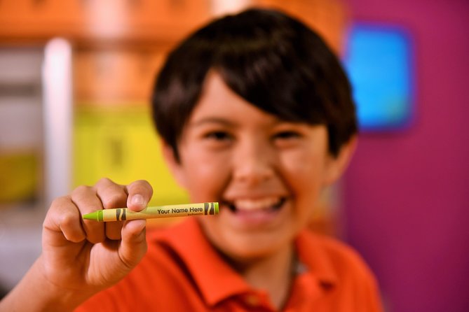 Crayola Experience Orlando Ticket - Melting wax into a drip-art souvenir