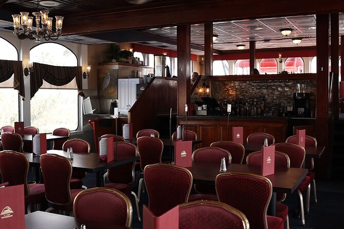 Dining Cruise Experiences on St Johns River from Sanford Florida - A paddlewheeler ride from Sanford