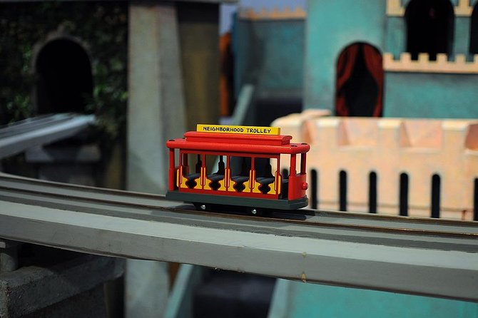Hello Neighbor! The Mister Rogers Walking Tour! - The included gelato stop adds a welcome pause