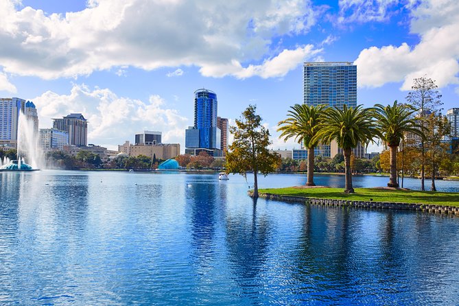 ICONic City Tour Of Orlando - The one-hour Chain of Lakes cruise in Winter Park