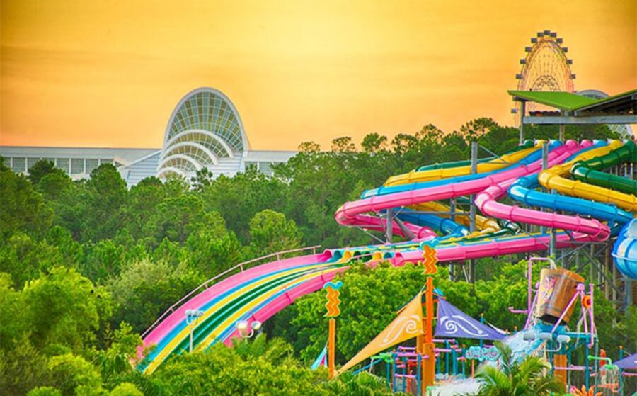 Orlando: Aquatica Water Park Admission Ticket - Food, drinks, and the cashless setup