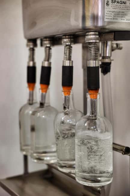 Orlando: Caribbean Moonshine Distillery Tour and Tasting - Six flavors, from familiar rum to tropical blends