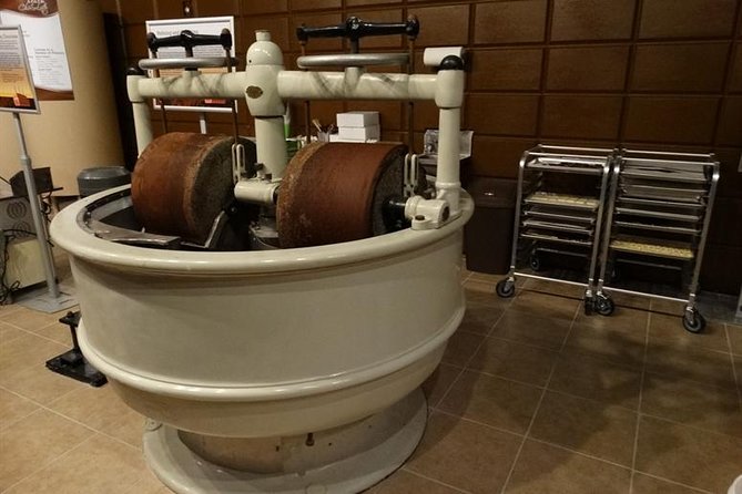 Orlando: Factory Adventure Tour in Chocolate Kingdom - The samples are central, not incidental