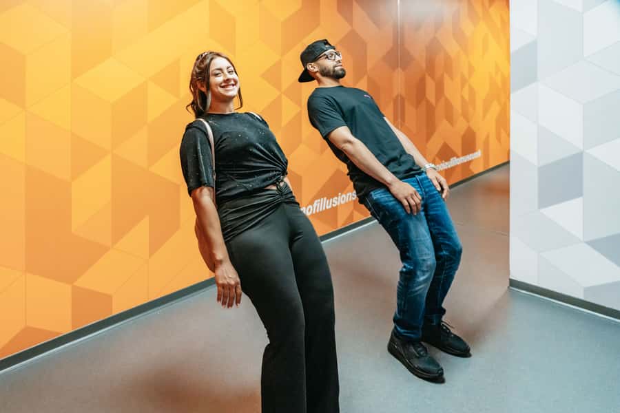 Orlando: Museum of Illusions Admission Ticket - Staff help improves the experience