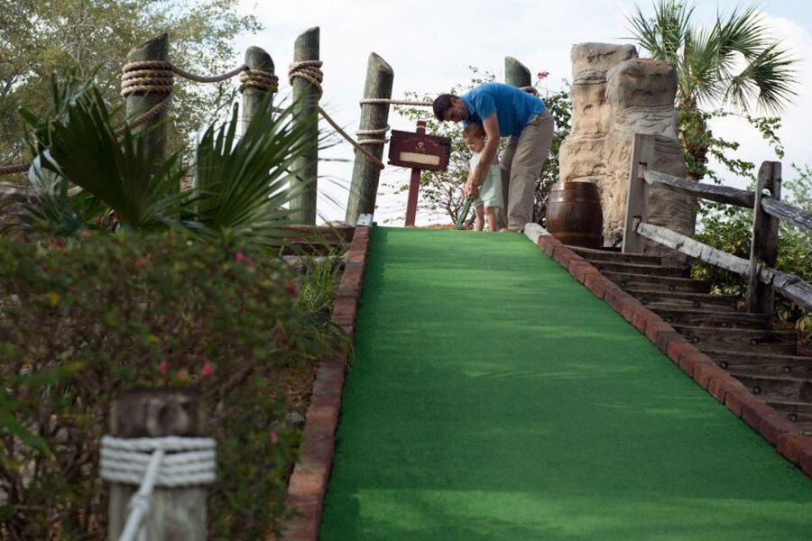 Orlando: Pirate's Cove Adventure Golf Entry Ticket - What happens from the first hole to the last