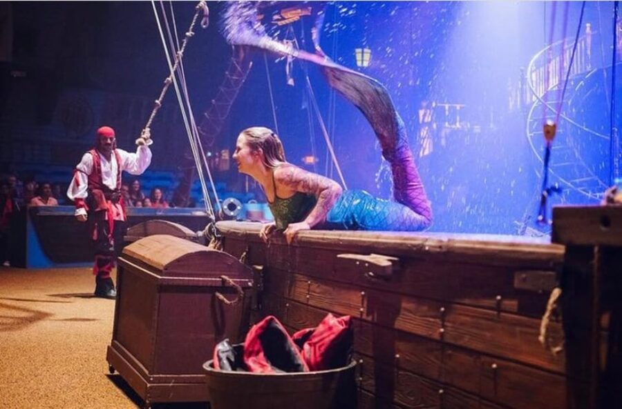 Orlando: Pirates Adventure Dinner Show with Drinks - My verdict: book it for the show, not the food