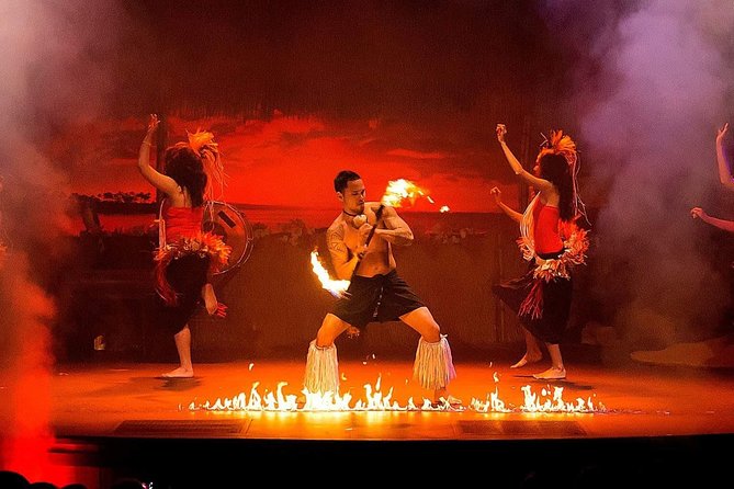 Orlando Polynesian Fire Luau and Dinner Show Experience - The opening greeting and buffet dinner