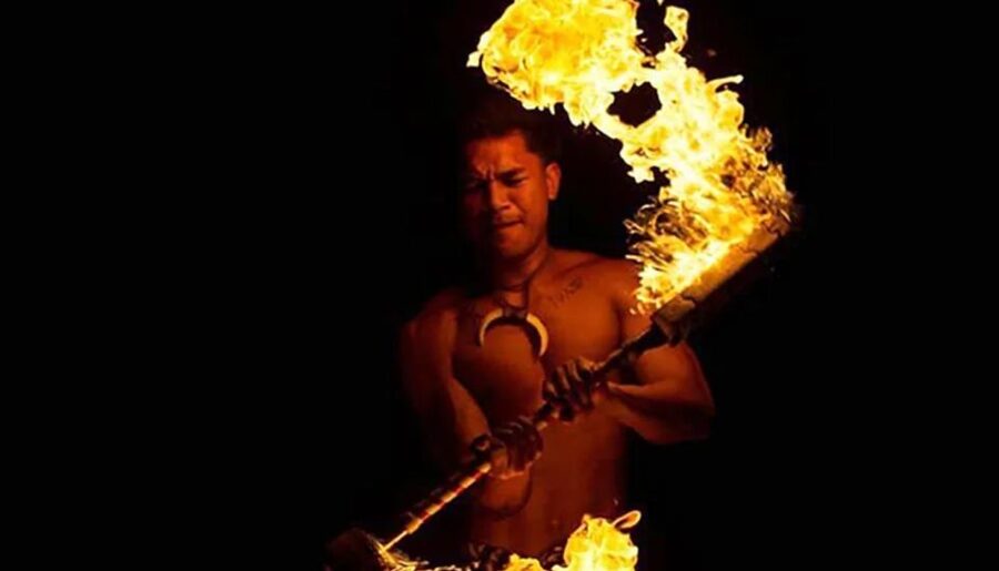 Orlando: Polynesian Fire Luau with Dinner and Live Show - A lei greeting and a quick start to the evening