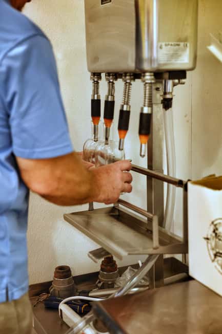 Orlando: Premium Caribbean Moonshine & Bottling Tour - Who will enjoy this short tasting