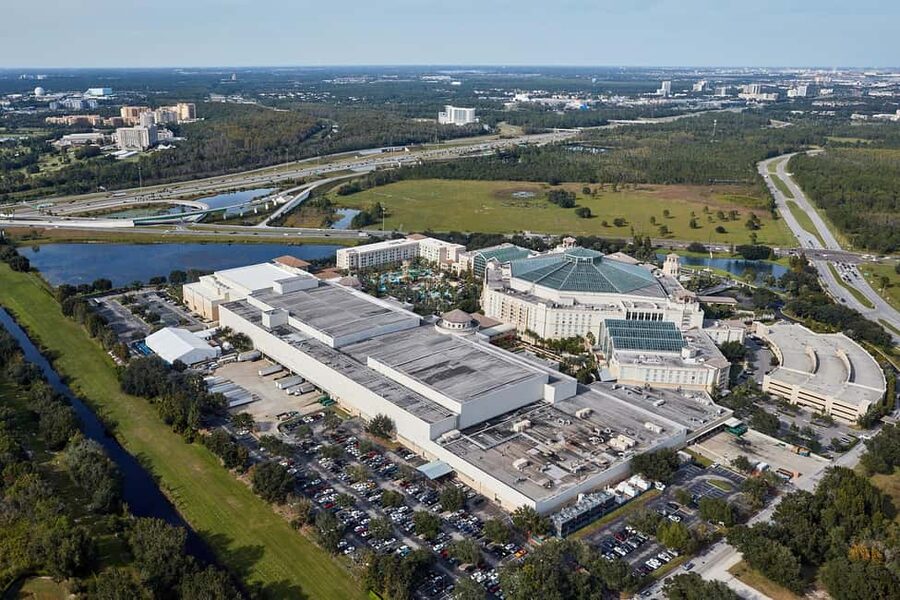 Orlando: Private 16-Mile Helicopter Tour over Fun Spots - Give Kids The World Village from above