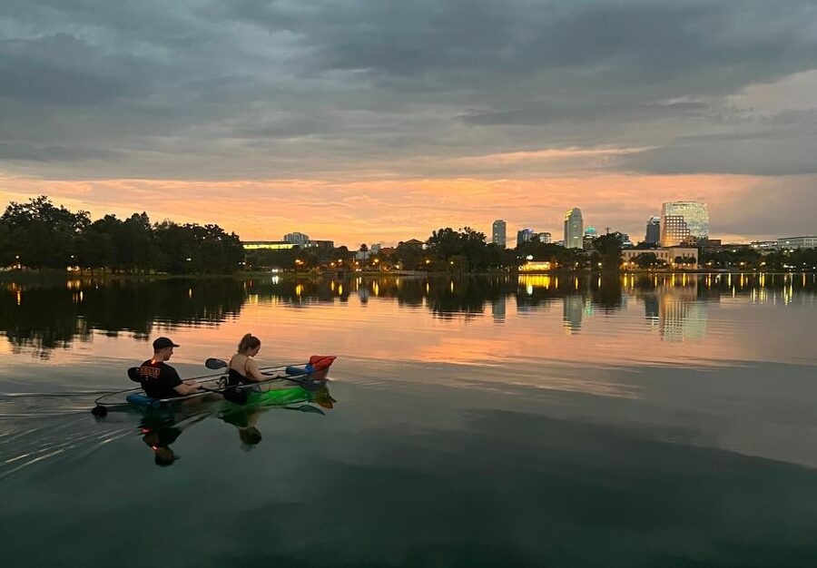 Orlando: Sunset Clear Kayak or Paddleboard in Paradise Tour - A sunset paddle in central Orlando