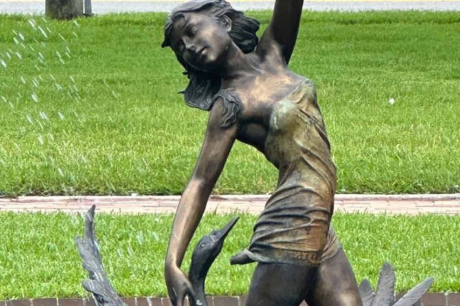 Outdoor Escape Room in Orlando - Lake Eola Park Area - A good date idea for couples and friends