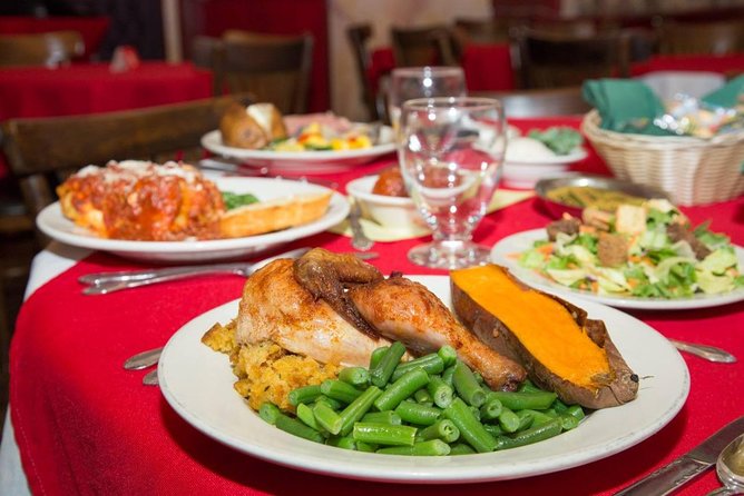 Sleuth's Mystery Dinner Show, Orlando - What happens during the two-and-a-half-hour show