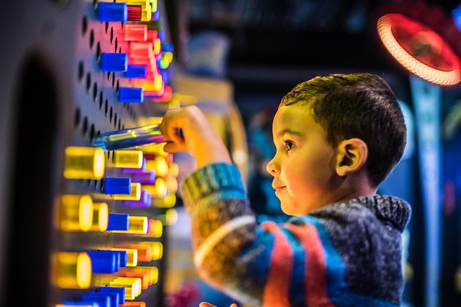 WonderWorks Orlando - More than 100 exhibits, from Hurricane Hole to the Bubble Lab
